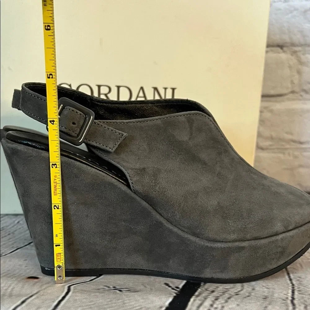 *☀️ Cordani Suede Platform Wedges NWT FASHION